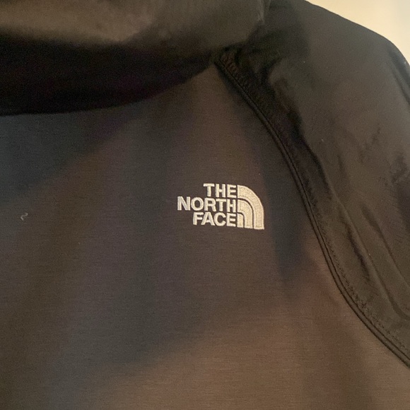 Women’s Northface Lightweight Jacket - Picture 3 of 10